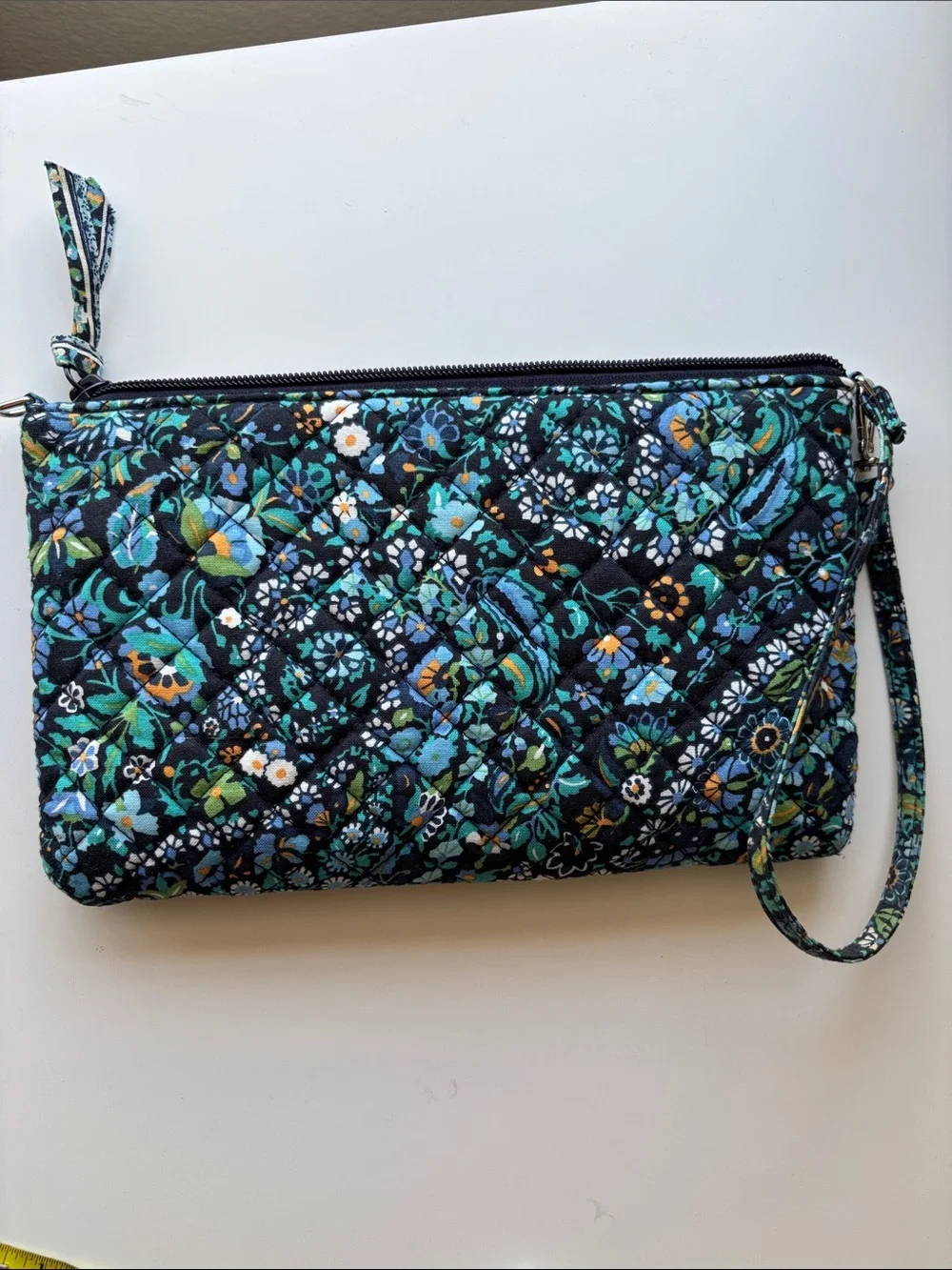 Vera Bradley RFID Convertible Wristlet in Dreamer Paisley